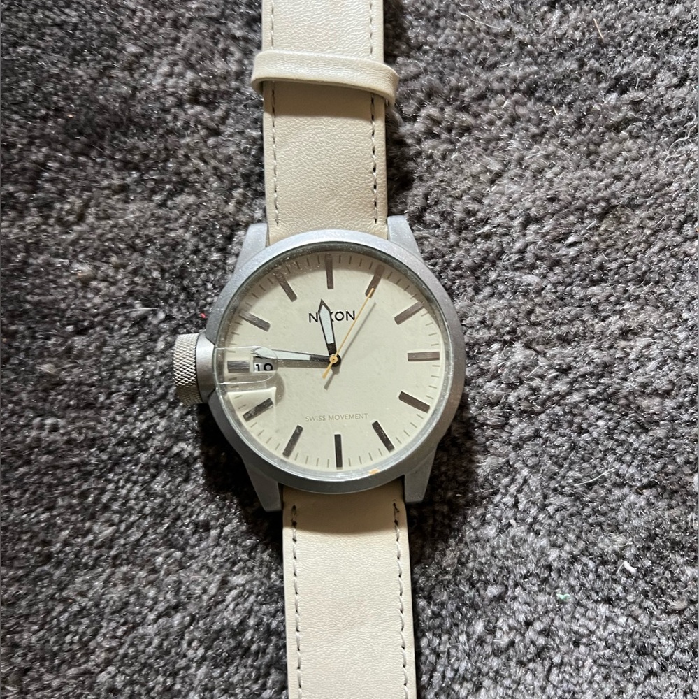 Nixon The chronicle A127-656 analog watch